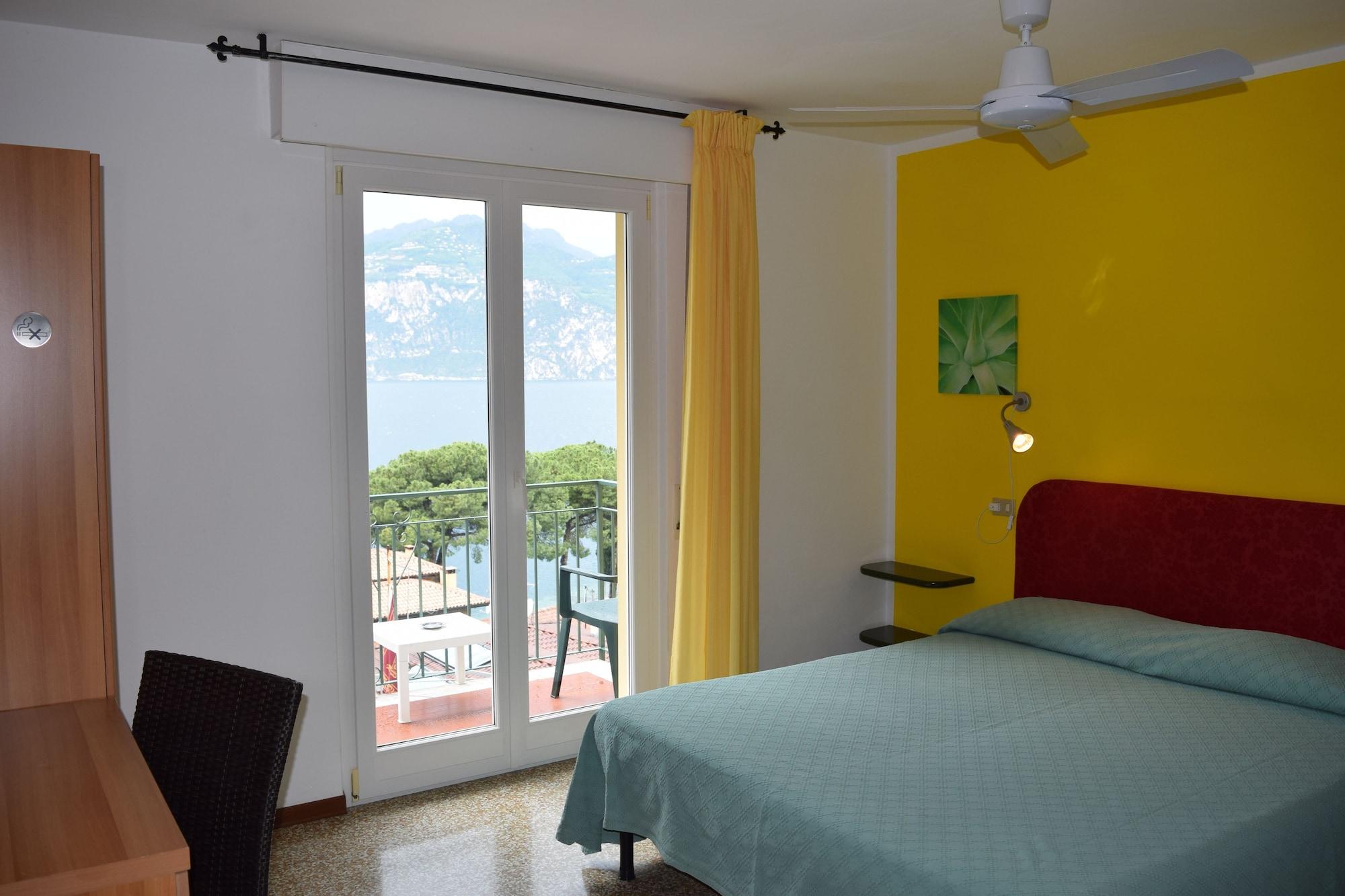 Hotel Casa Popi Malcesine Ngoại thất bức ảnh