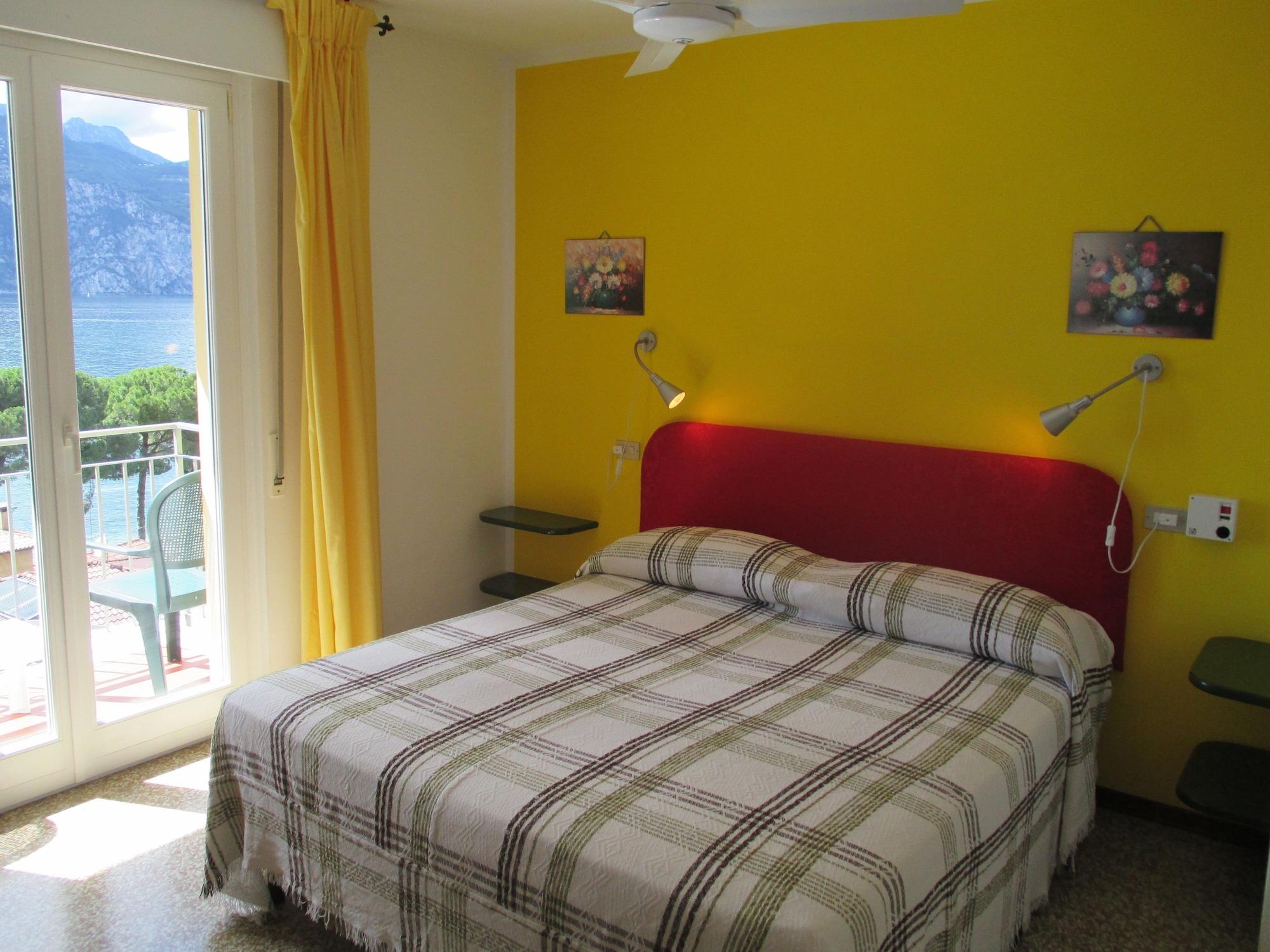 Hotel Casa Popi Malcesine Ngoại thất bức ảnh